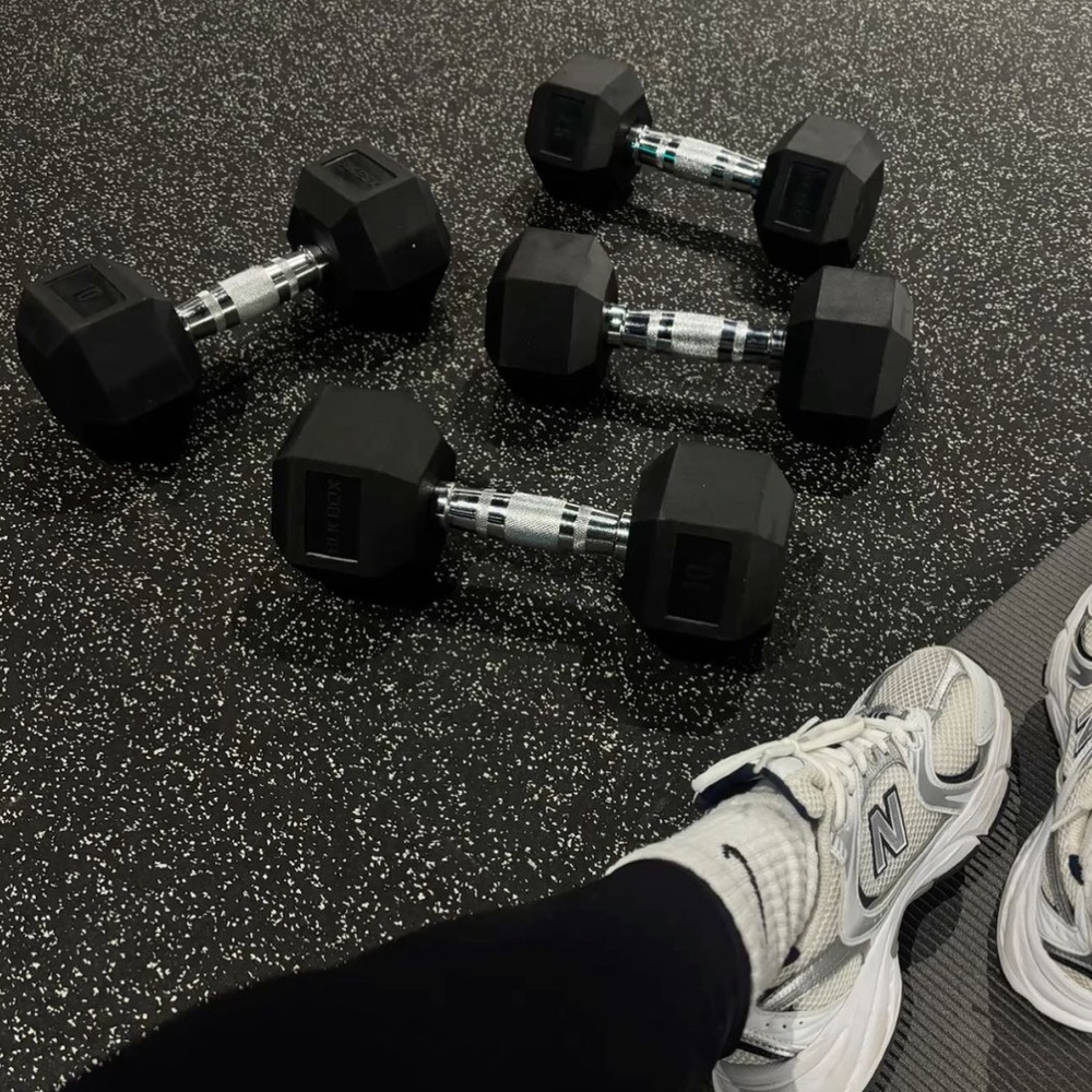 Meet your Posher, Ava